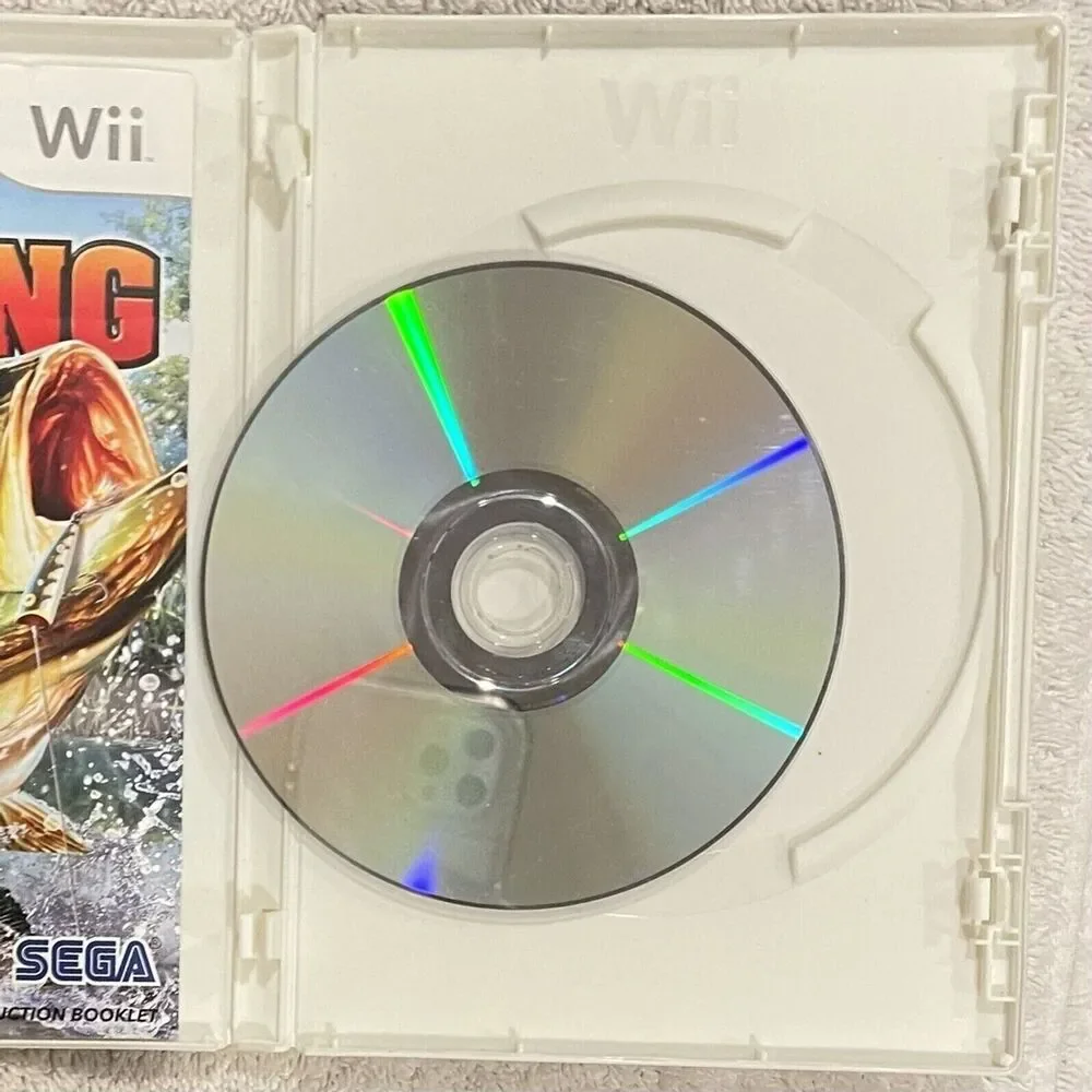 Sega Bass Fishing (Nintendo Wii) TESTED COMPLETE CASE DISC BOOK Video Game